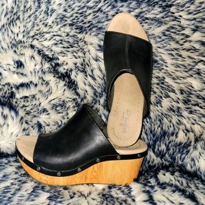 Clarks Ultimate Comfort Black Wedges